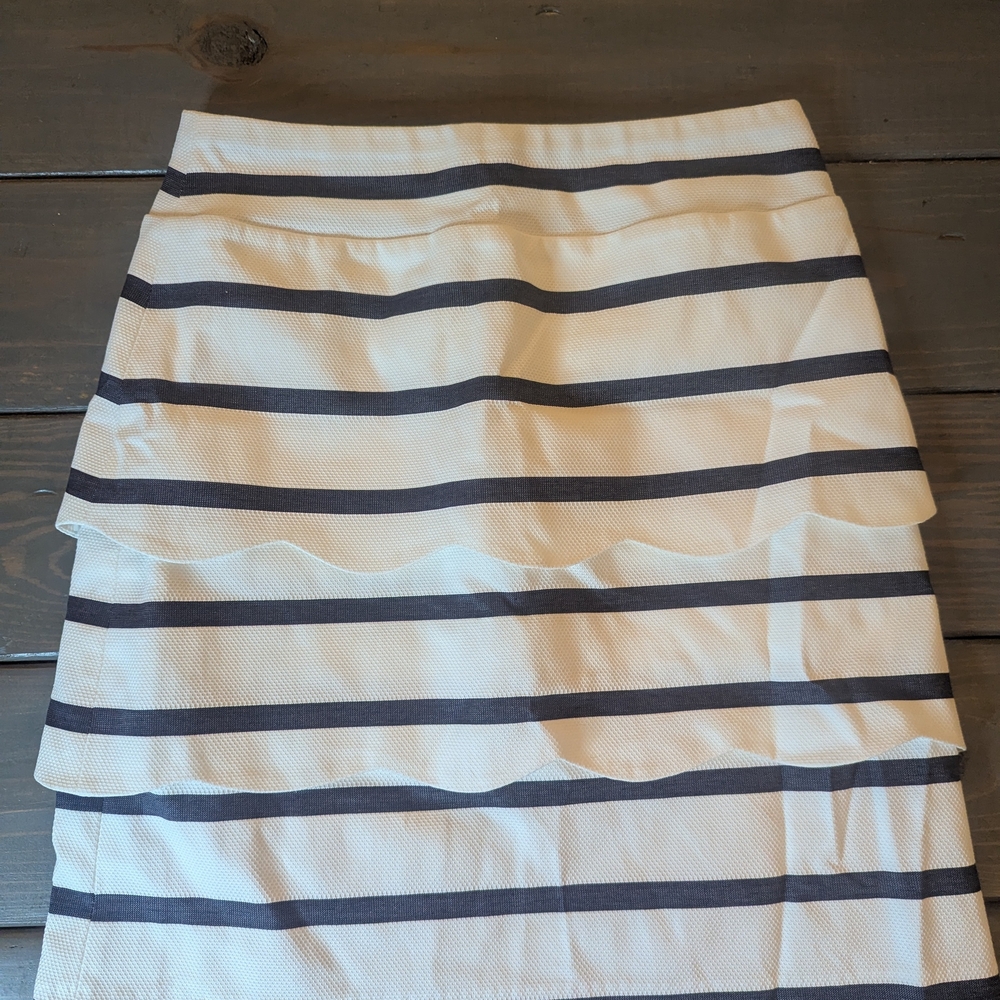 J McLaughlin Providence Stripe Skirt 2 NWT White Navy Tiered $168